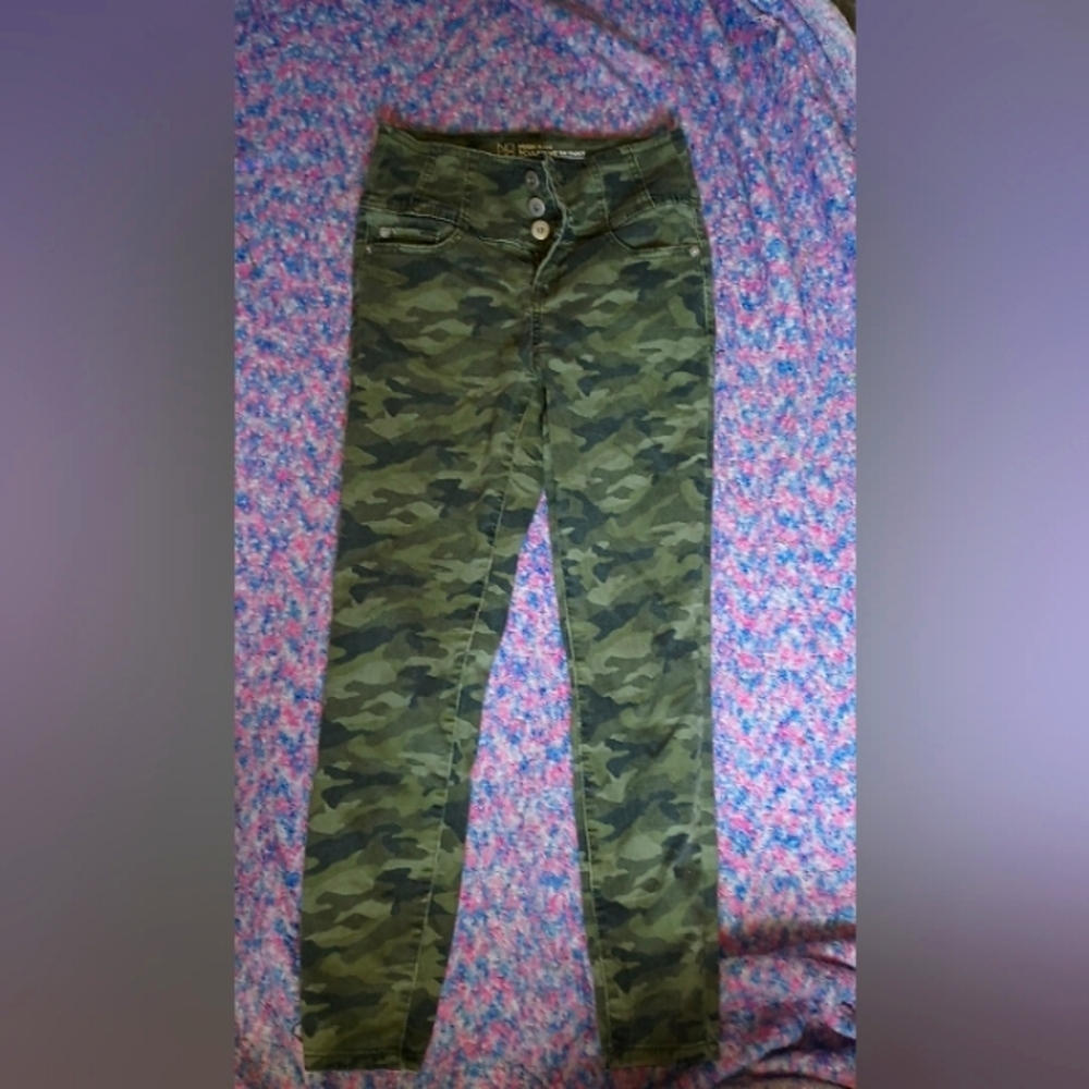 Small high rise no bo sculpting skinny camo jeans